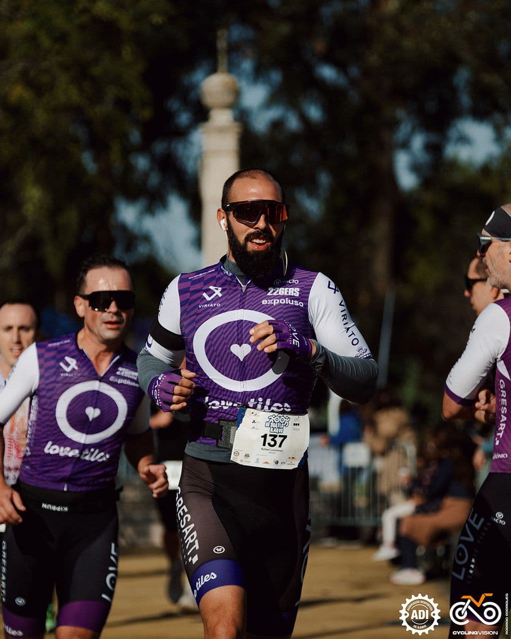 Atleta com o dorsal 137