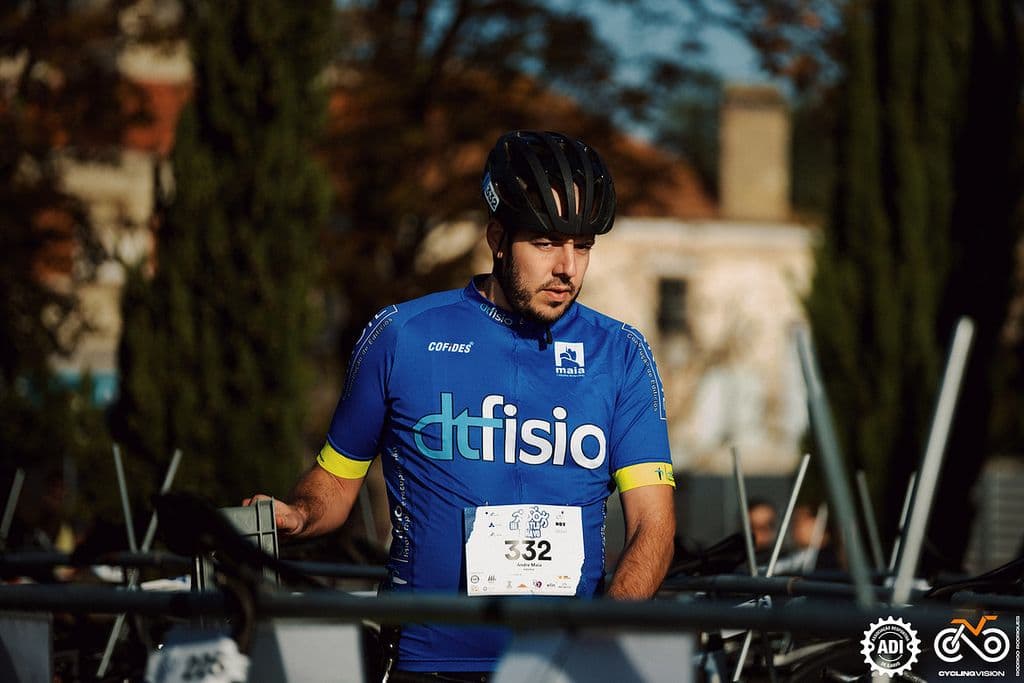 Atleta com o dorsal 332