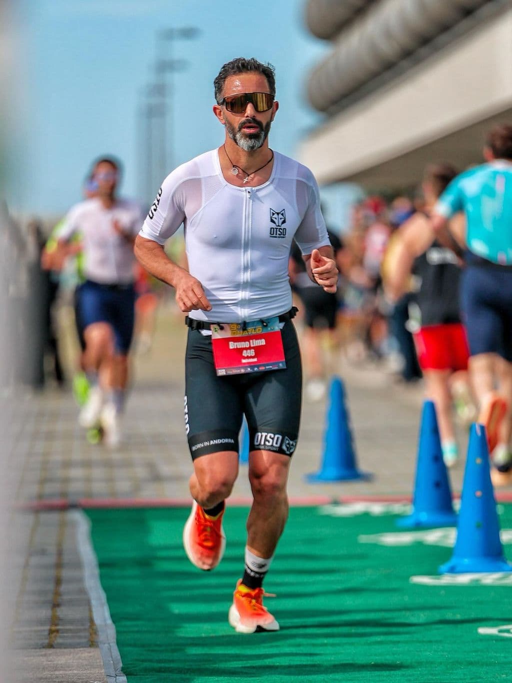 Atleta com o dorsal 446