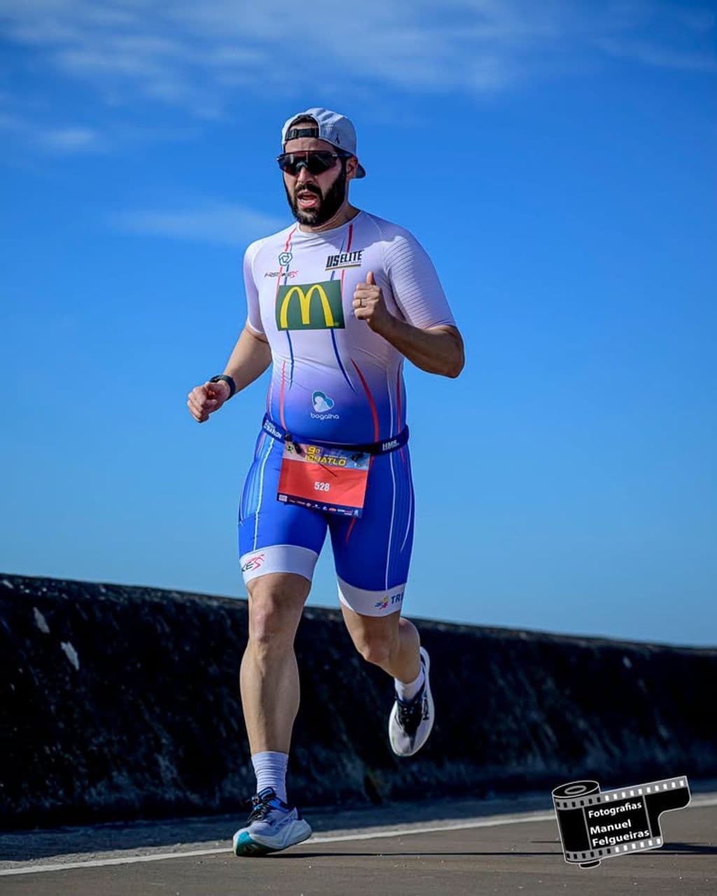 Atleta com o dorsal 528