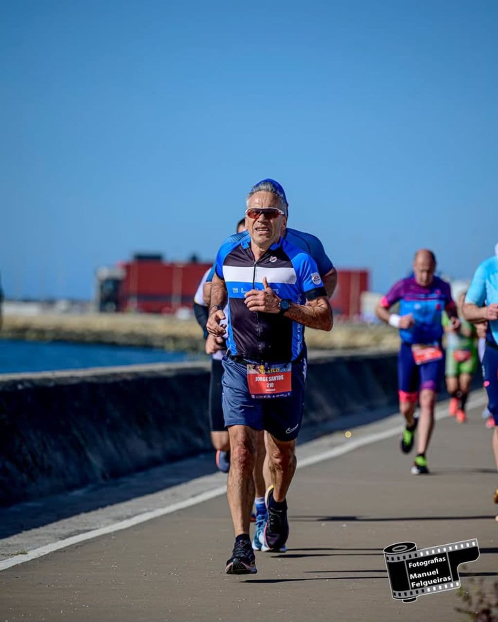 Atleta com o dorsal 210