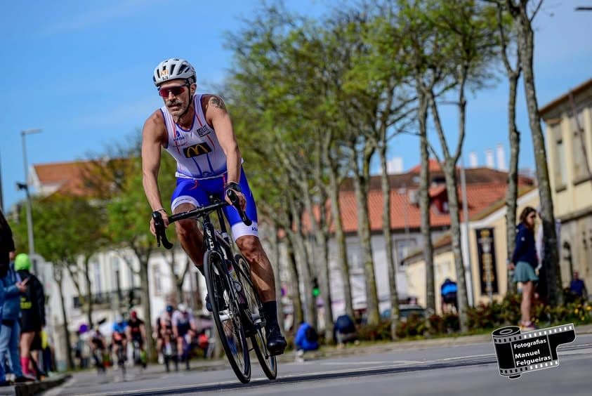Atleta com o dorsal 525