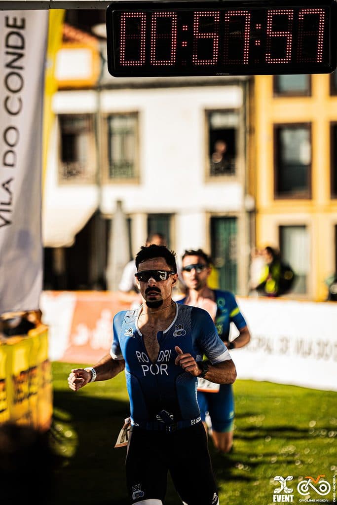 Atleta com o dorsal 587