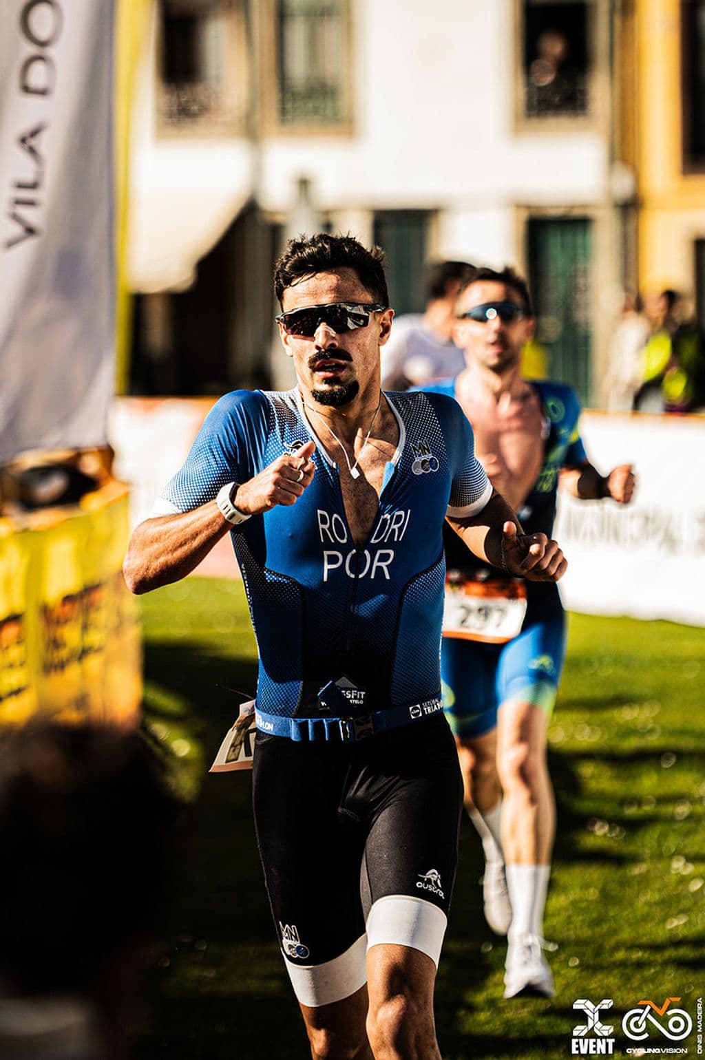 Atleta com o dorsal 587