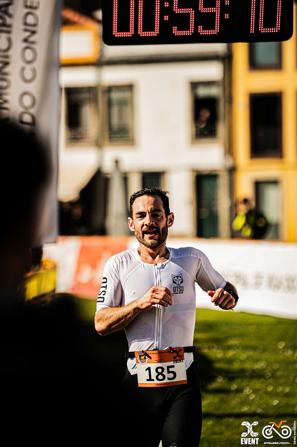 Atleta com o dorsal 185