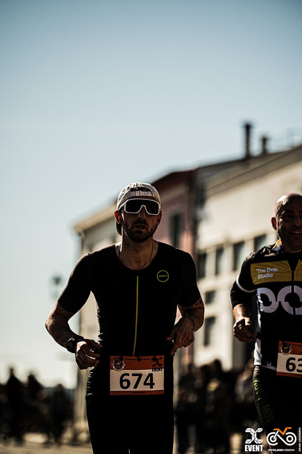 Atleta com o dorsal 674