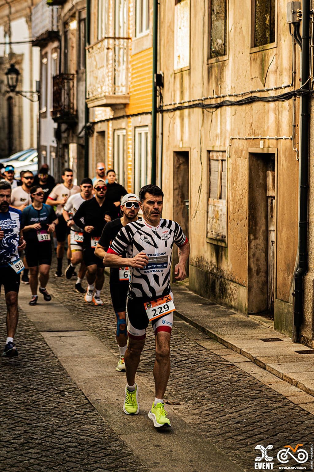 Atleta com o dorsal 229