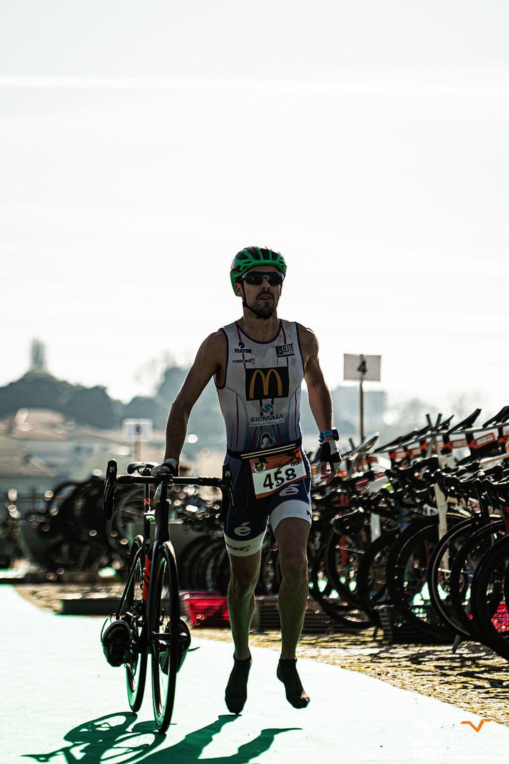 Atleta com o dorsal 458