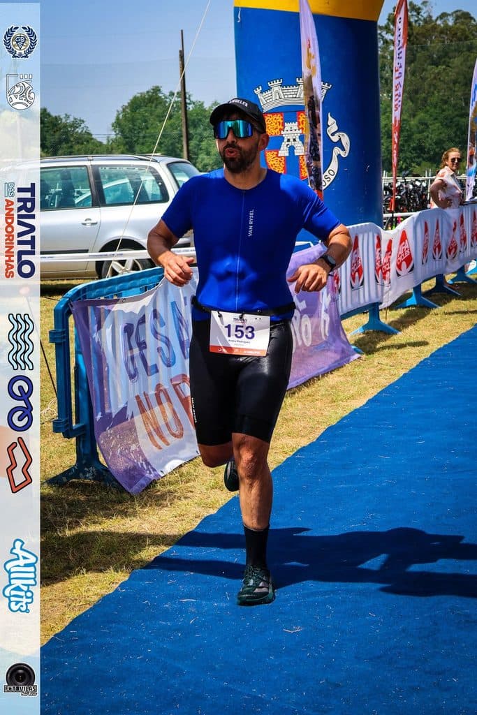 Atleta com o dorsal 153