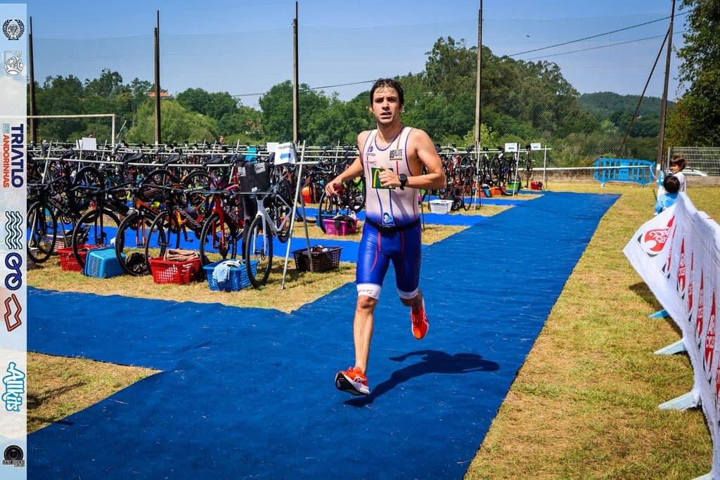 Atleta com o dorsal 413