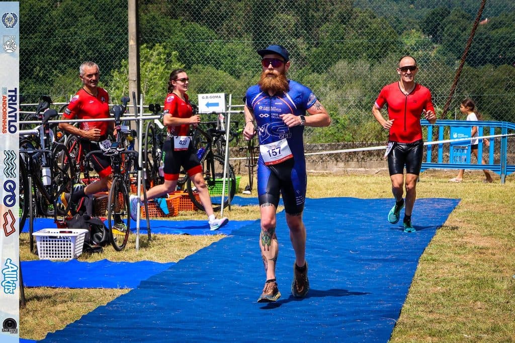 Atleta com o dorsal 157