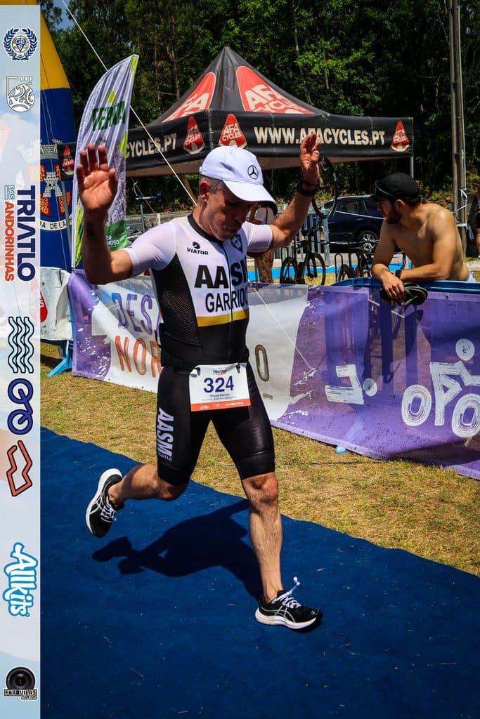 Atleta com o dorsal 324