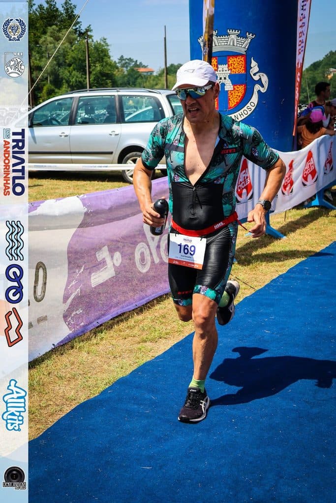 Atleta com o dorsal 169