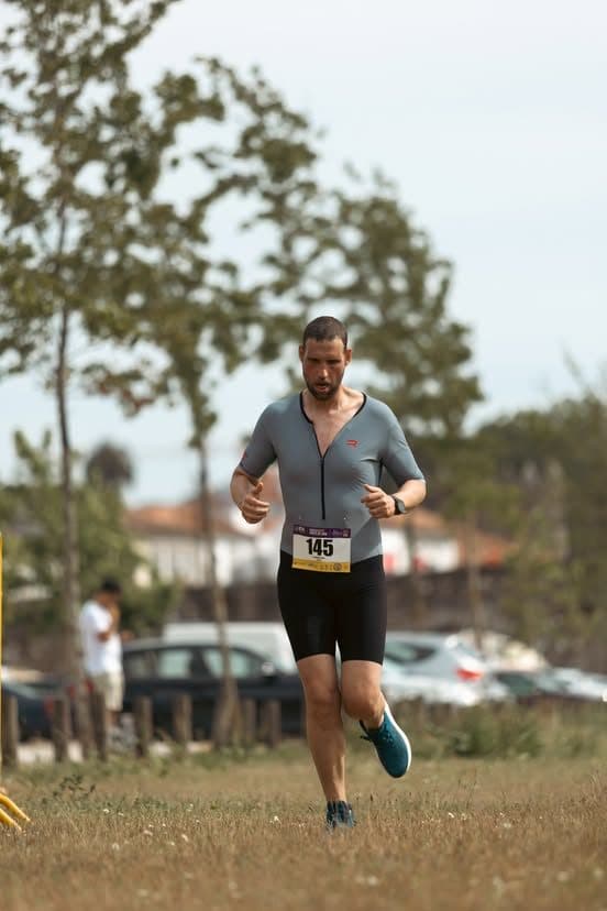 Atleta com o dorsal 145