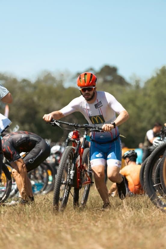 Atleta com o dorsal 169