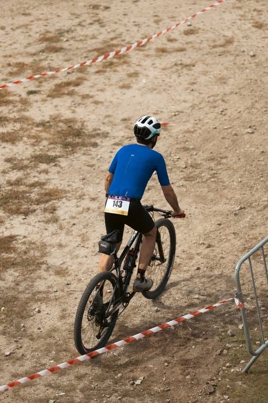 Atleta com o dorsal 143