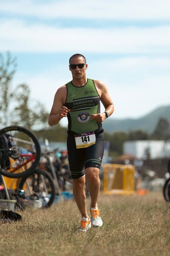 Atleta com o dorsal 141