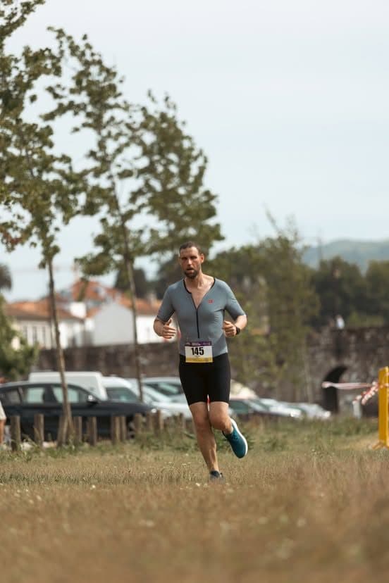 Atleta com o dorsal 145