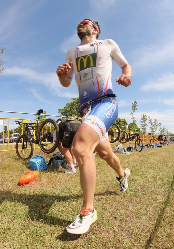 Atleta com o dorsal 169