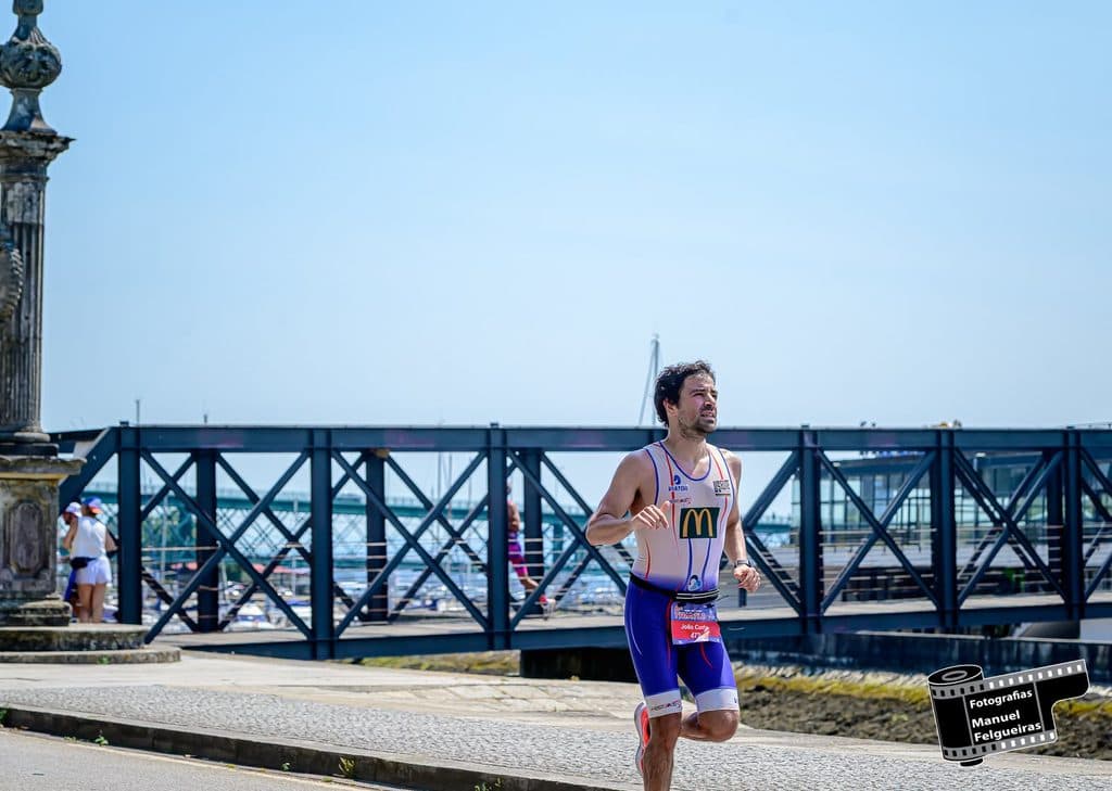 Atleta com o dorsal 472