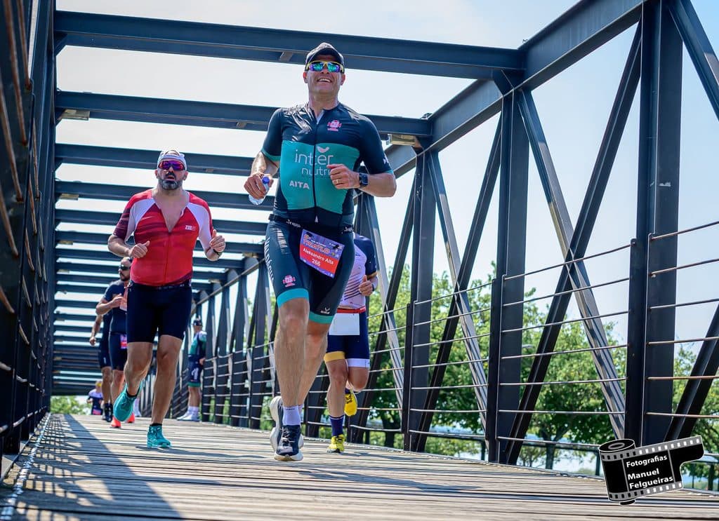 Atleta com o dorsal 266