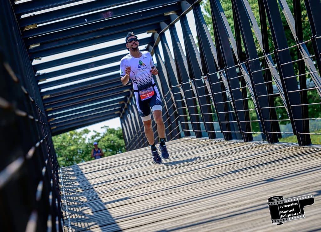 Atleta com o dorsal 352