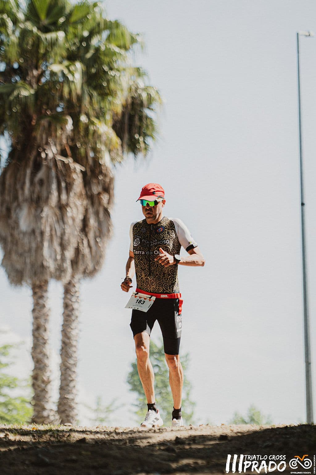 Atleta com o dorsal 183