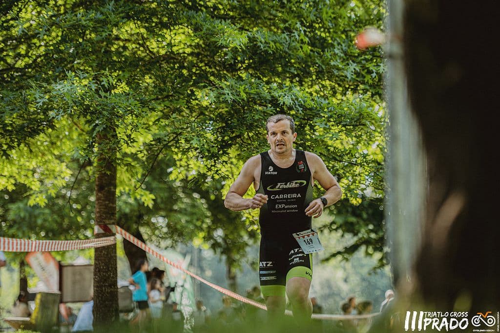 Atleta com o dorsal 169