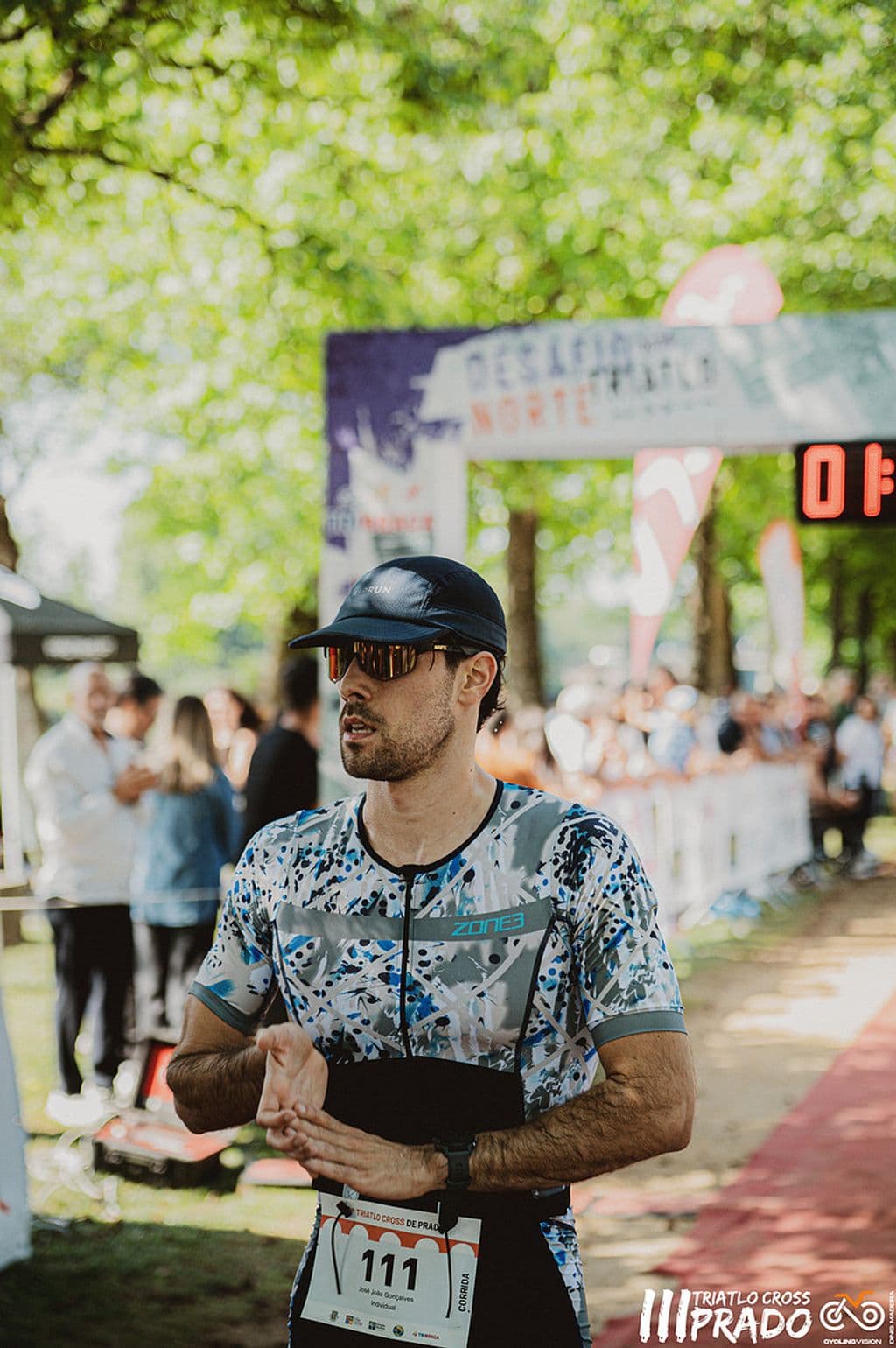Atleta com o dorsal 111