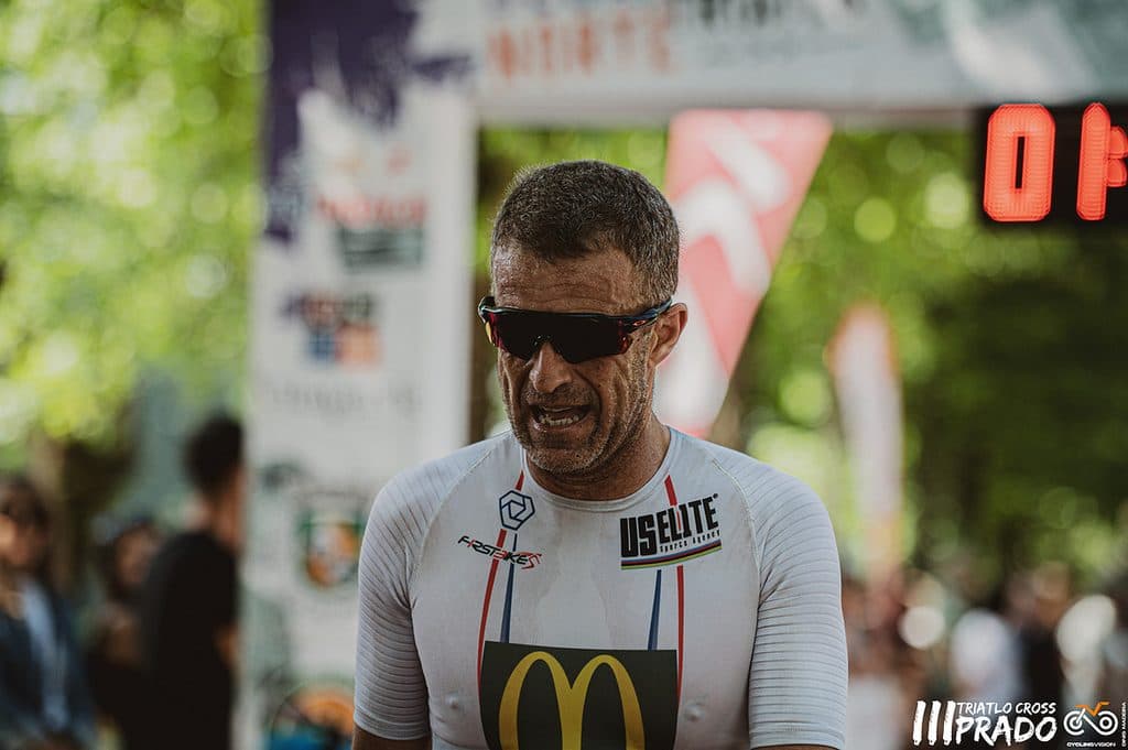 Atleta com o dorsal 195
