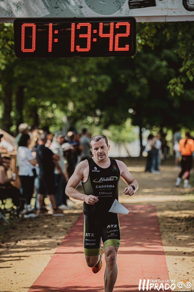 Atleta com o dorsal 169