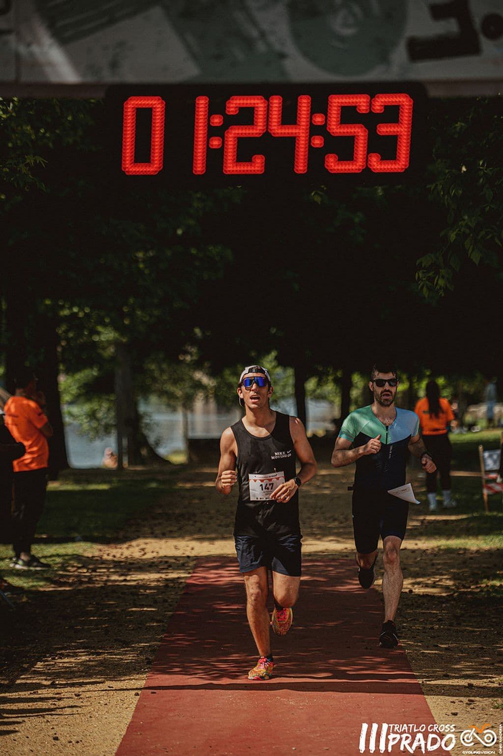 Atleta com o dorsal 147
