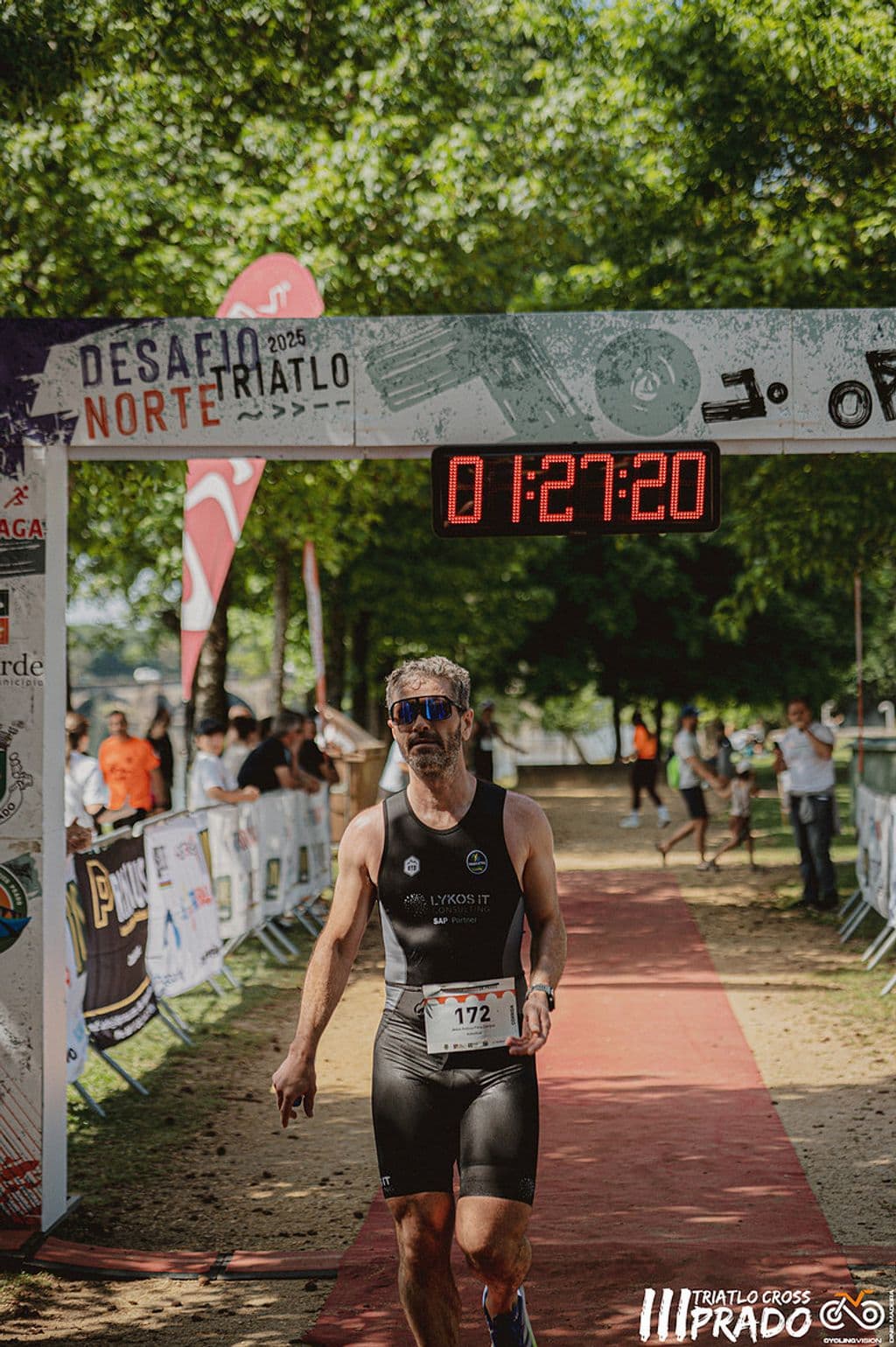Atleta com o dorsal 172