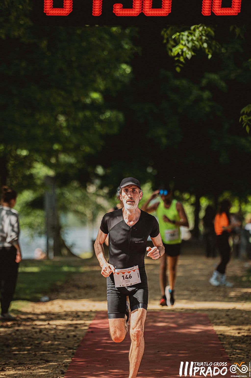 Atleta com o dorsal 146
