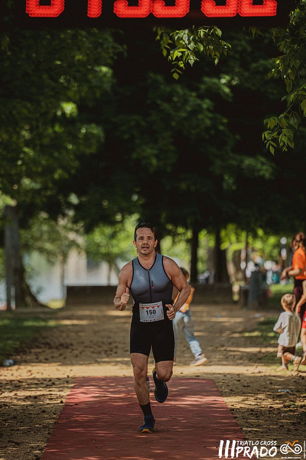 Atleta com o dorsal 150