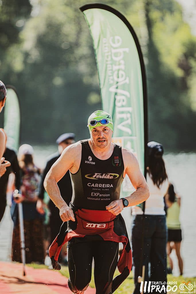 Atleta com o dorsal 169