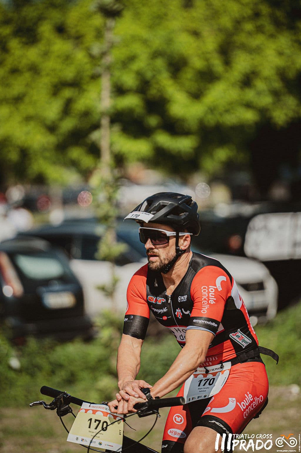 Atleta com o dorsal 170