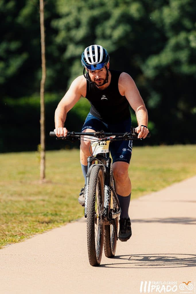 Atleta com o dorsal 142