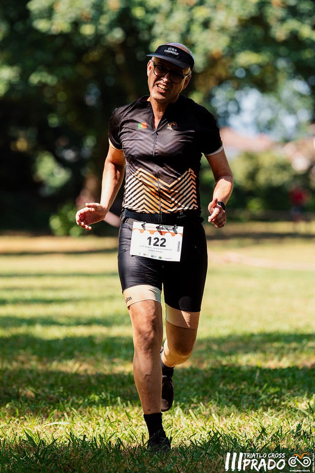 Atleta com o dorsal 122