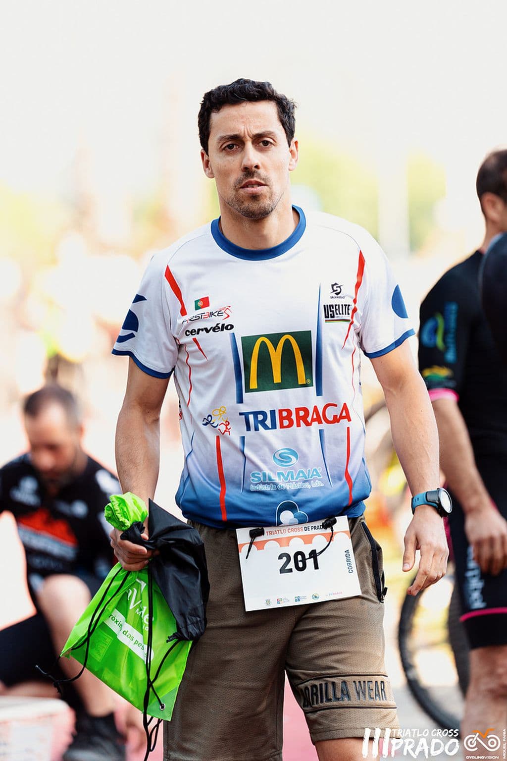 Atleta com o dorsal 201