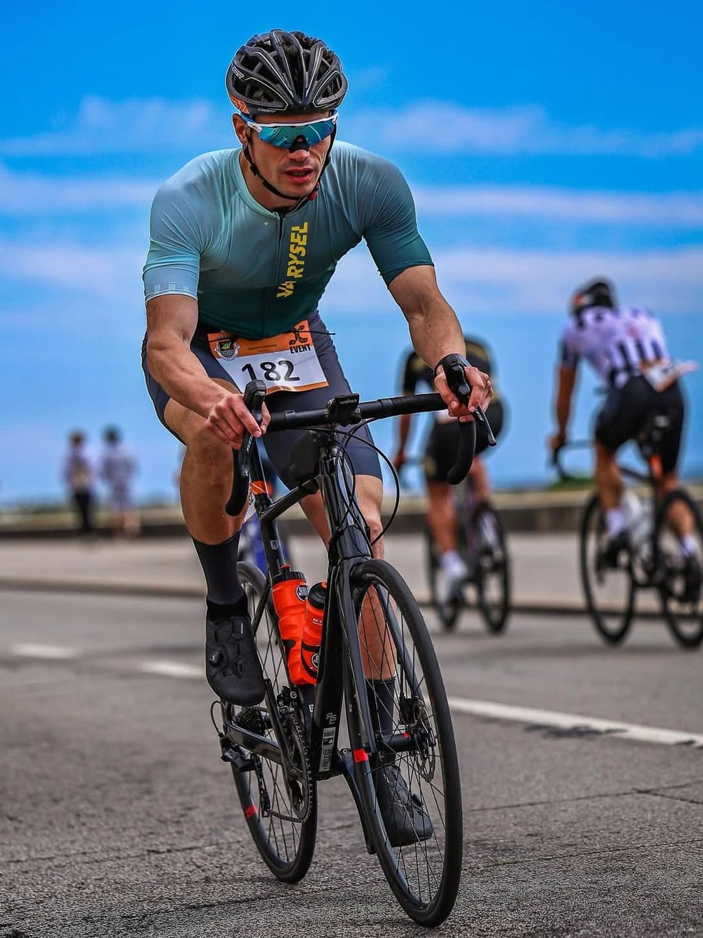 Atleta com o dorsal 182