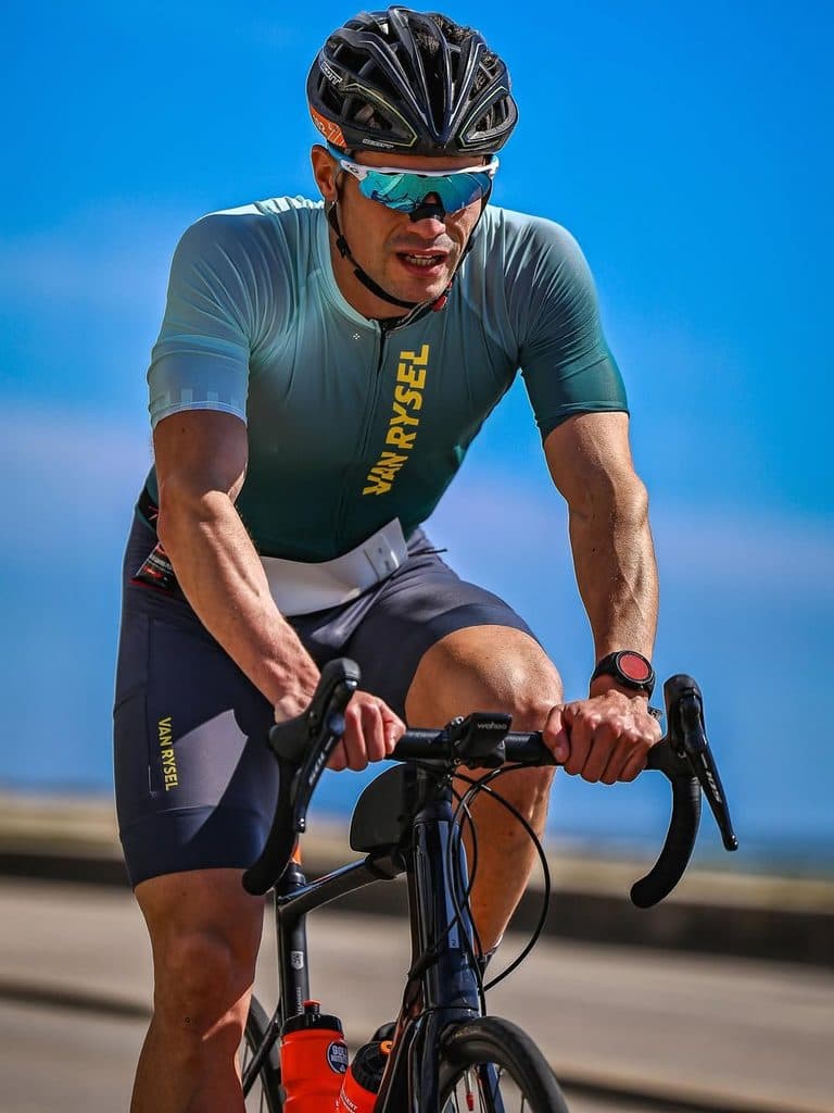 Atleta com o dorsal 182